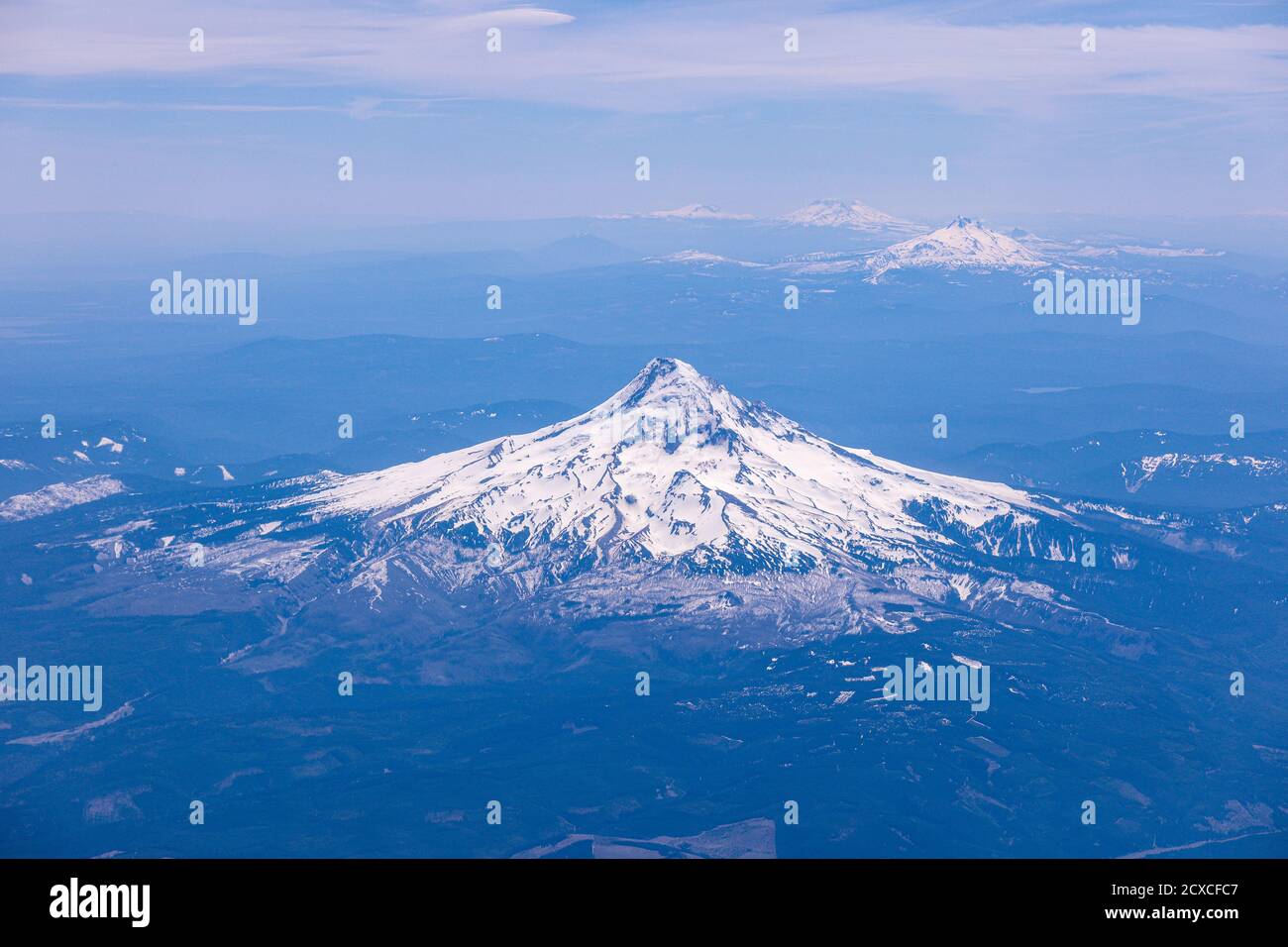 Aerial view at Mt Hood, Mt Jefferson, North and South Sisters, and Mt