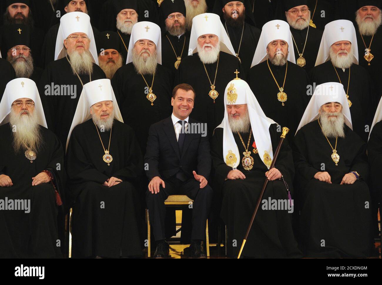 патриархи руси таблица. патриархи хронология. митрополиты русской православной церкви. святые патриархи русской православной церкви. патриархи и митрополиты в россии таблица.