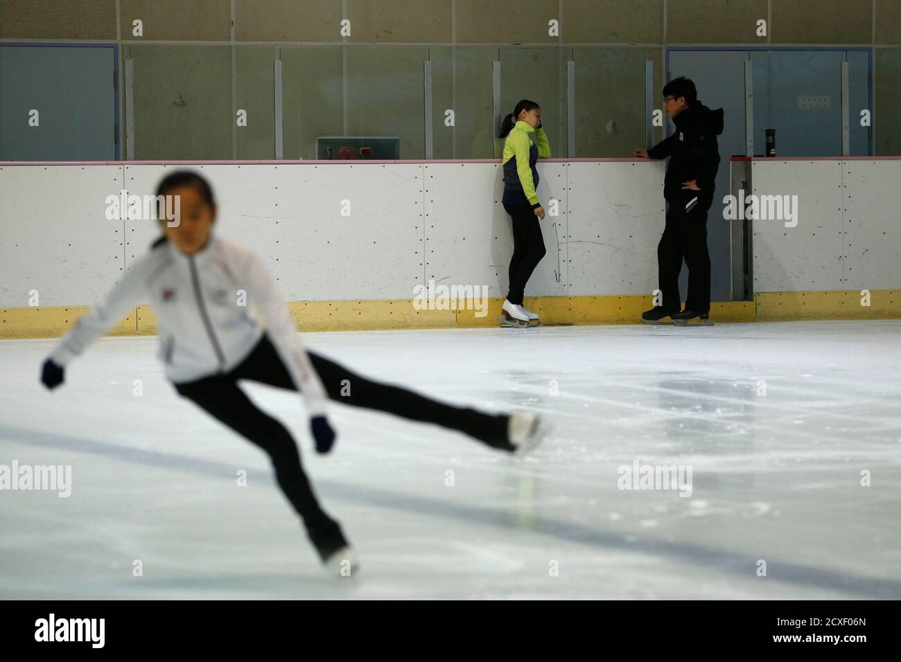 South Korea S National Figure Skater Kim Hae Jin 2nd R 16 Talks With Her Coach During South Korea S National Figure Skater Kim Hae Jin 2nd R 16 Talks With Her Coach During