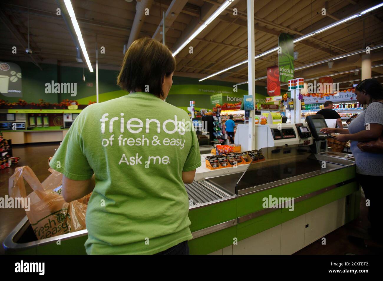 An Employee Packs Bags Inside A Fresh Easy Store In Burbank California October 19 12 Tesco S Billion Pound Gamble To Crack The U S May Have Only Months To Run As Investors