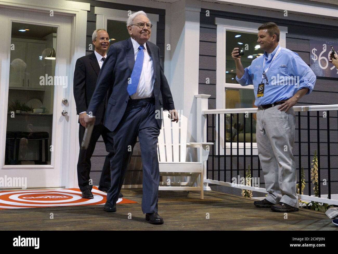 Warren buffett house nebraska hires stock photography and images Alamy