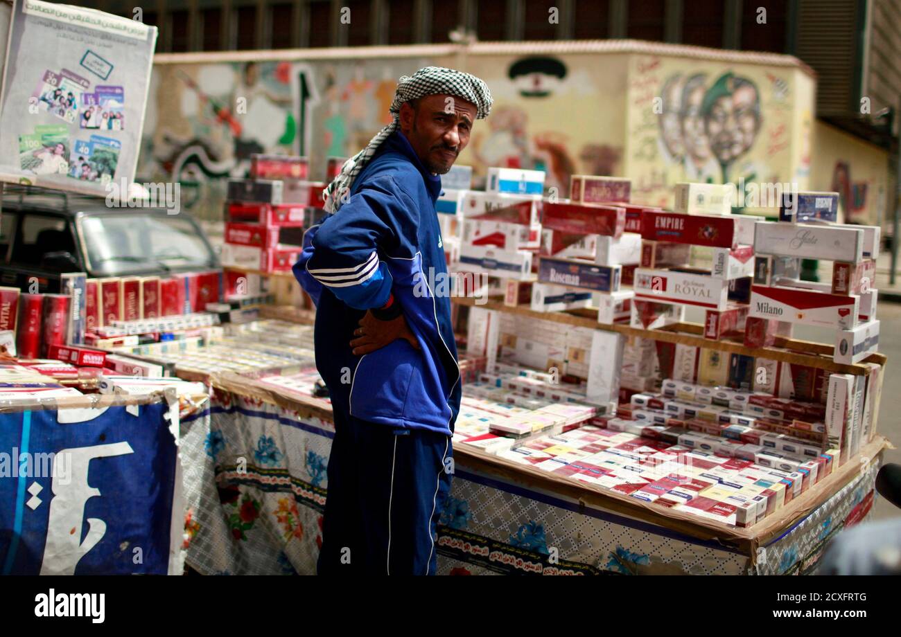 Egypt cigarettes hires stock photography and images Alamy