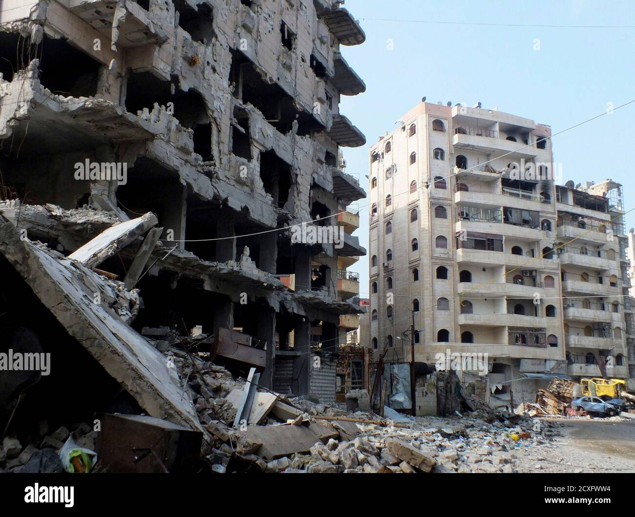 A general view of damaged buildings in Jouret al-Shayah, Homs January 27, 2013. REUTERS/Yazen Homsy (SYRIA - Tags: POLITICS CIVIL UNREST) Stock Photo