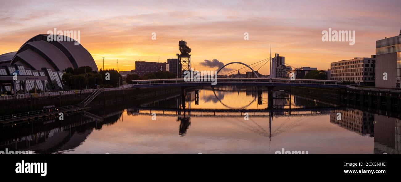 Dawn over the River Clyde in the centre of Glasgow, Scotland, UK Stock Photo