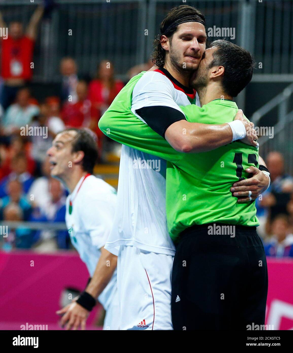 Handball goalkeeper hi-res stock photography and images - Page 23 - Alamy