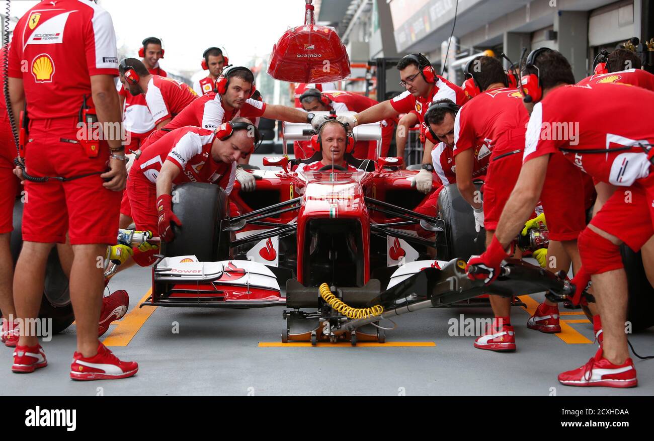 ferrari f1 pit crew