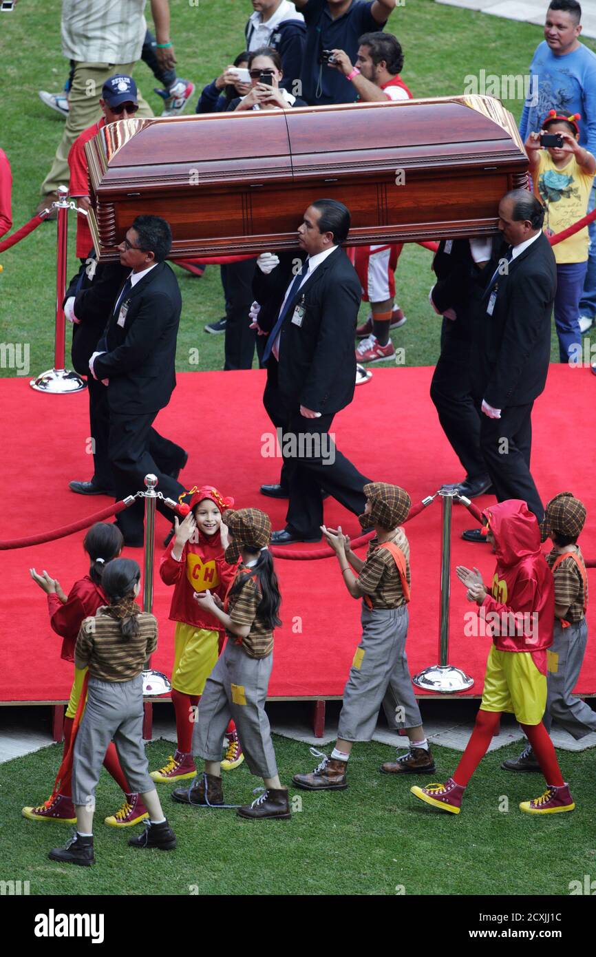 El Actor Del Chavo Del 8 El chavo del 8 hi-res stock photography and images - Alamy