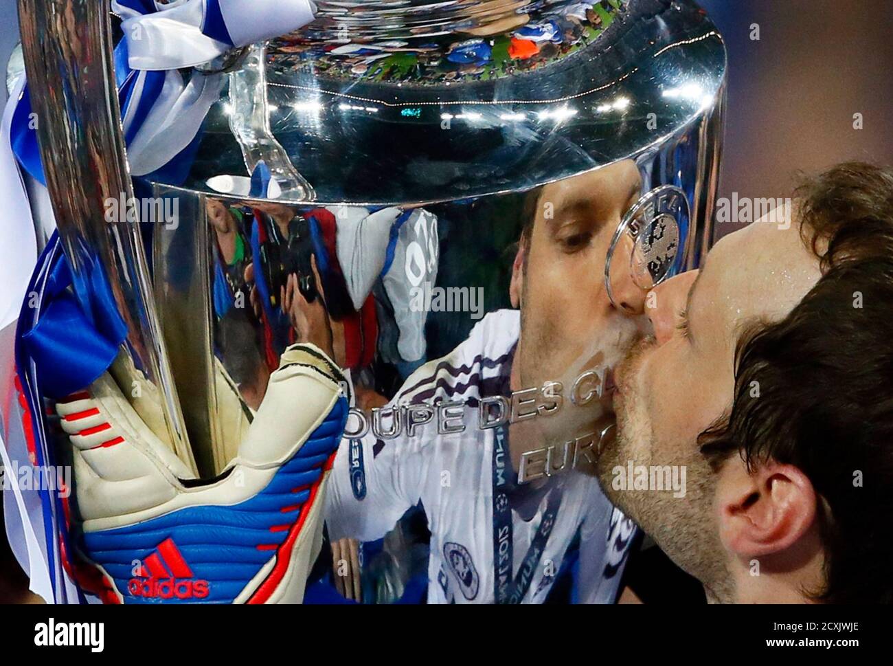 Petr Cech of Chelsea kisses the UEFA Champions League trophy after his  team's final soccer match against Bayern Munich at the Allianz Arena in  Munich, May 19, 2012. REUTERS/Kai Pfaffenbach (GERMANY -