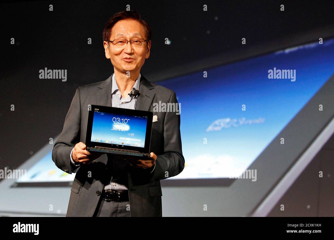 Asus Tablet High Resolution Stock Photography And Images Alamy