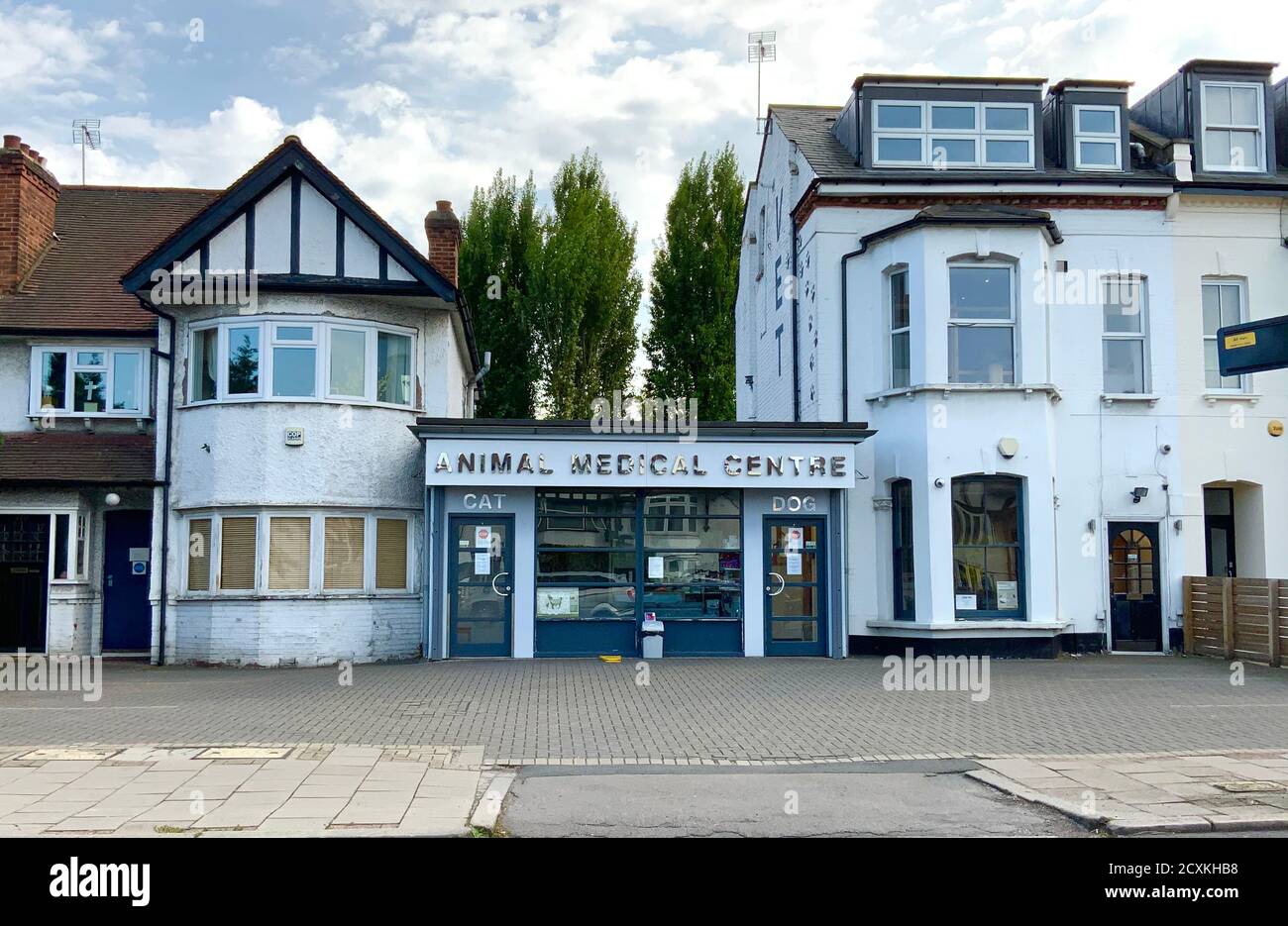 Animal Medical Centre In Cricklewood London Stock Photo Alamy