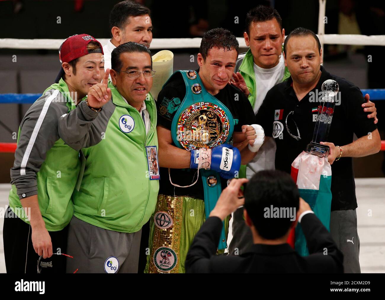 Wbc asia super featherweight hires stock photography and images Alamy