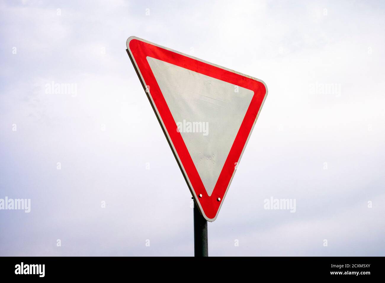 Red Yield Sign High Resolution Stock Photography And Images Alamy