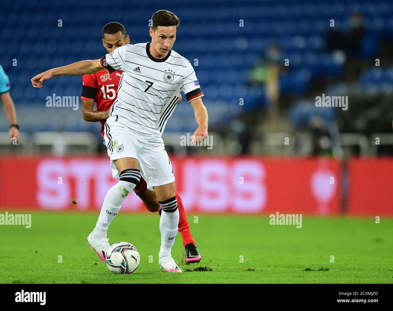 v.l. Djibril Sow, Julian Draxler (Deutschland) Basel, 06.09.2020, Fussball,  UEFA Nations League, Gruppenphase, Schweiz - Deutschland © Peter Schatz /  Alamy Live News /Valeria Witters/Witters/Pool UEFA regulations prohibit any  use of photographs