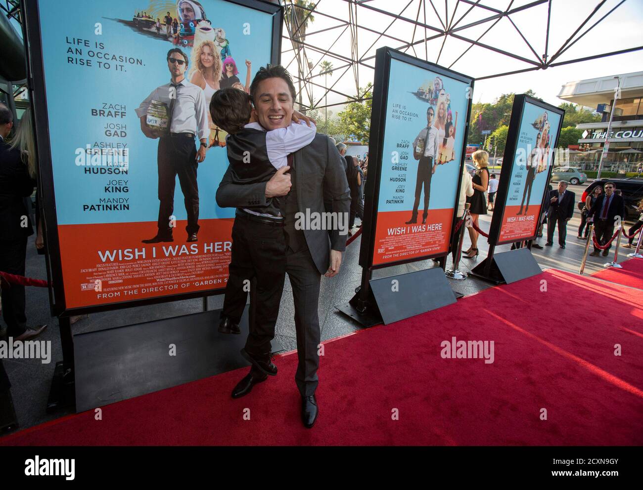 Pierce Gagnon And Zach Braff Hi Res Stock Photography And Images Alamy