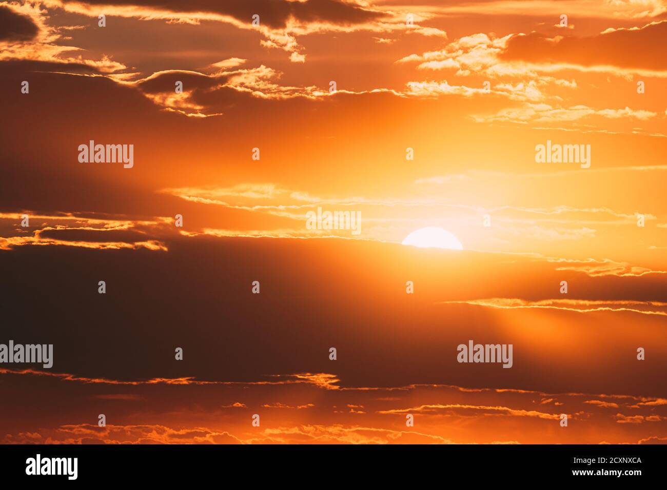 Sunshine In Sunrise Bright Dramatic Sky. Scenic Colorful Sky At Dawn ...