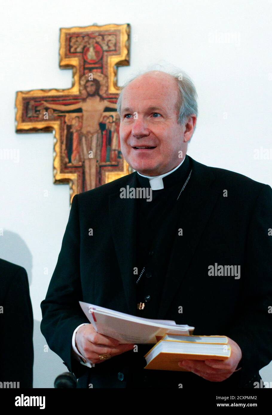 Cardinal Christoph Schoenborn, Archbishop of Vienna, briefs the media during a news conference in Vienna March 23, 2012.    REUTERS/Herwig Prammer  (AUSTRIA - Tags: POLITICS RELIGION) Stock Photo