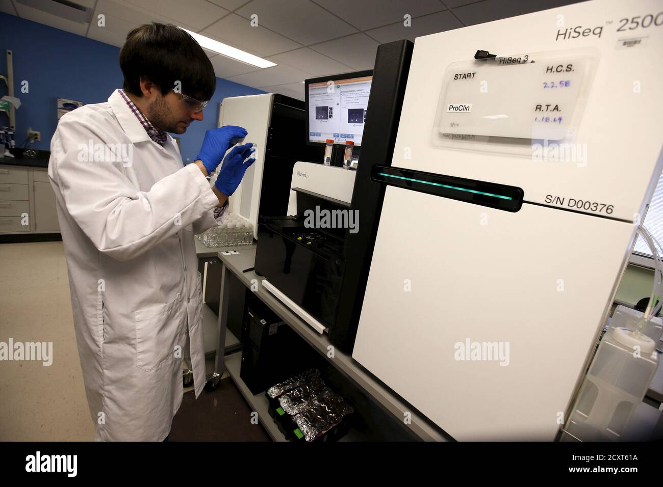 Dna flow cell sequencing hires stock photography and images Alamy