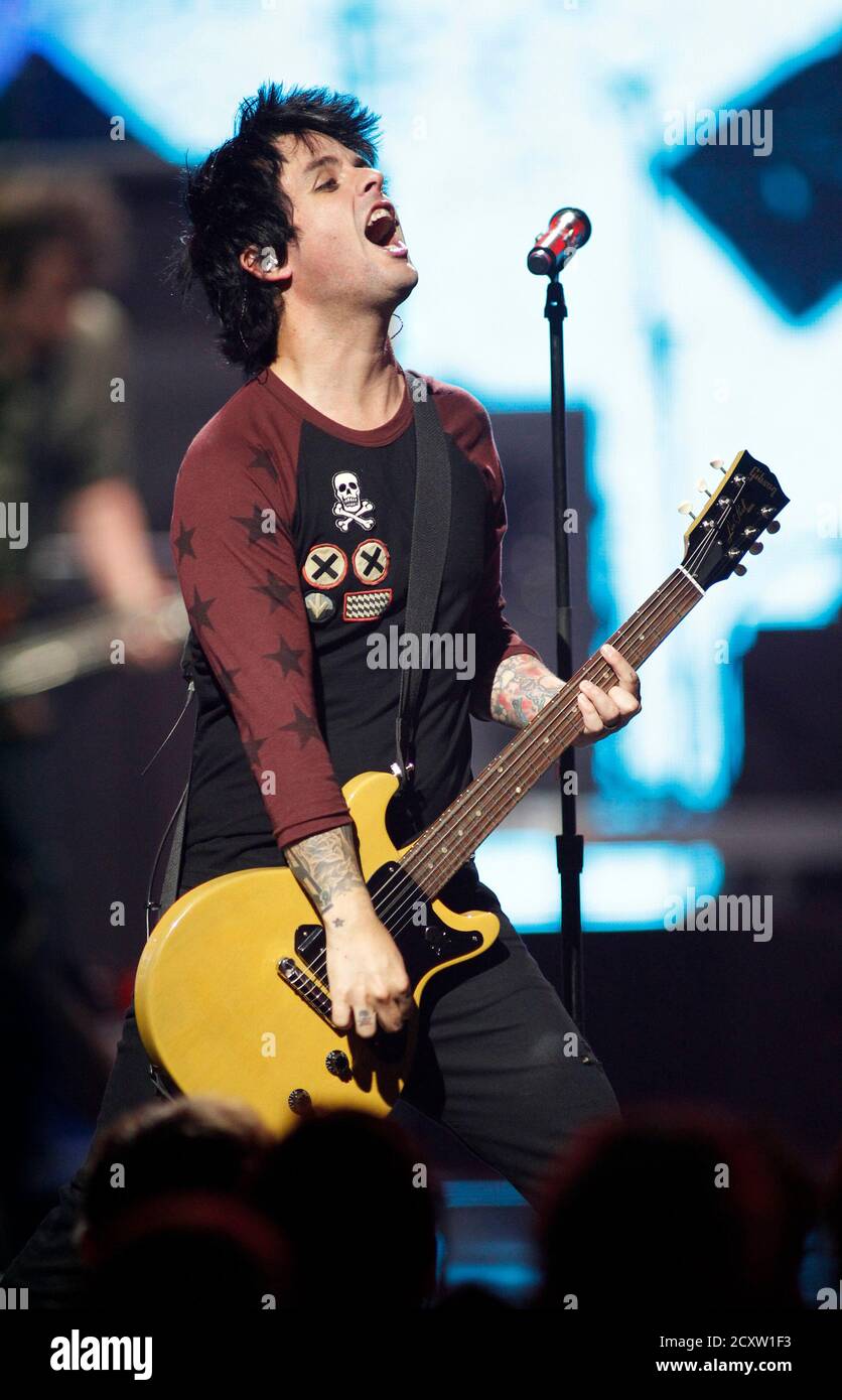 Green Day lead vocalist and guitarist Billie Joe Armstrong performs during  the 2012 iHeartRadio Music Festival at the MGM Grand Garden Arena in Las  Vegas, Nevada September 21, 2012. REUTERS/Steve Marcus (UNITED