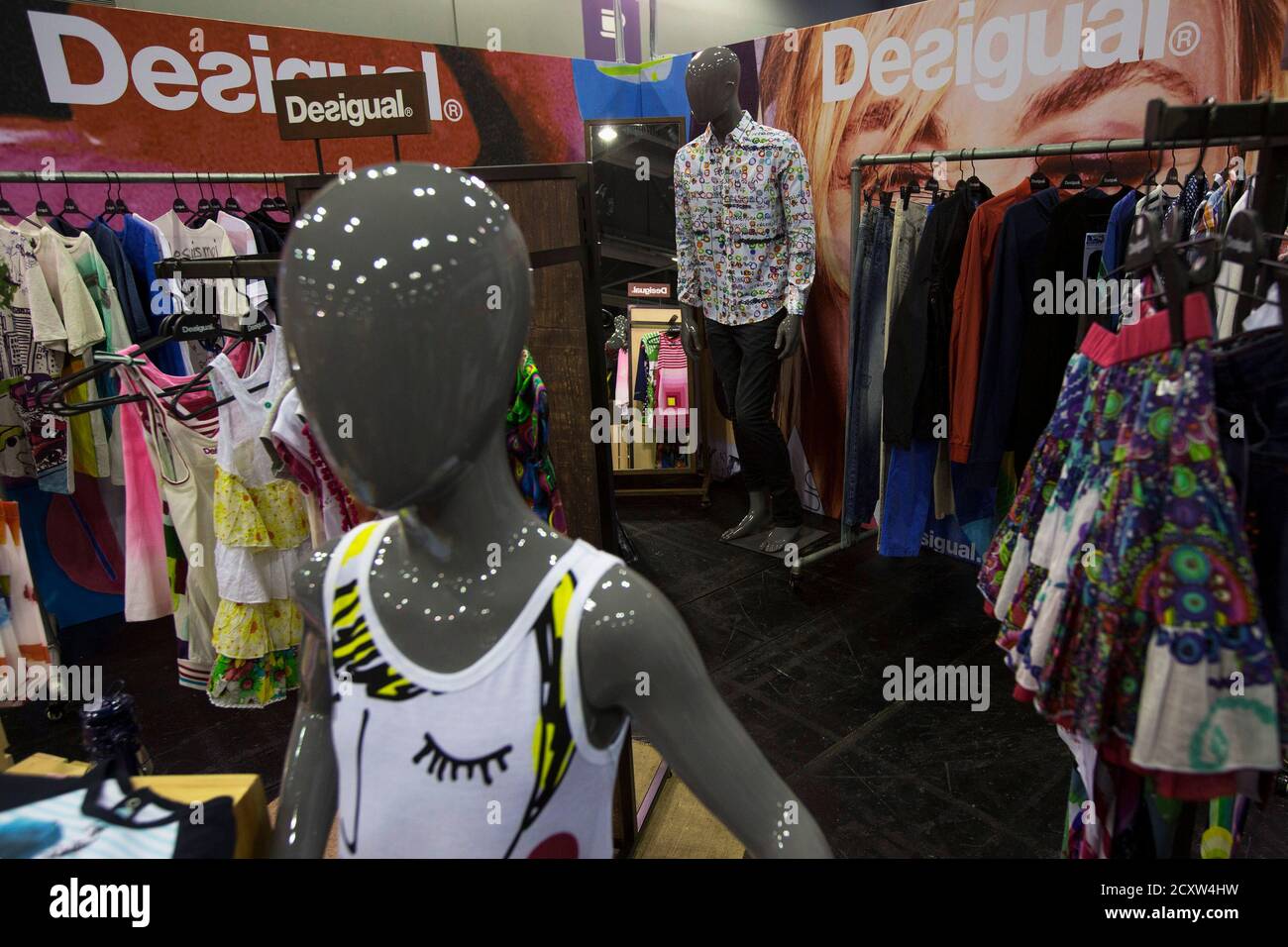 Desigual business hi-res stock photography and images - Alamy