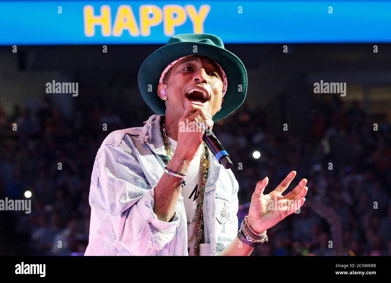 Pharrell Williams Happy Song High Resolution Stock Photography And Images Alamy