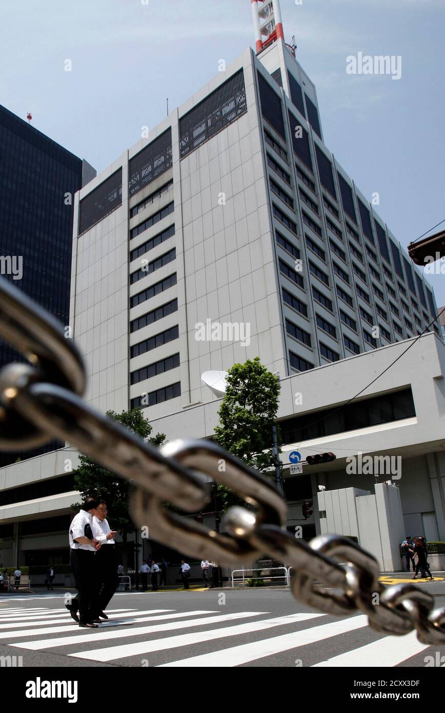 The Tokyo Electric Power Co S Headquarters Building Is Pictured Past Chains In Tokyo June 8 12 Former President Of Fukushima Plant Operator Tokyo Electric Power Co Masataka Shimizu Faces Questioning For The
