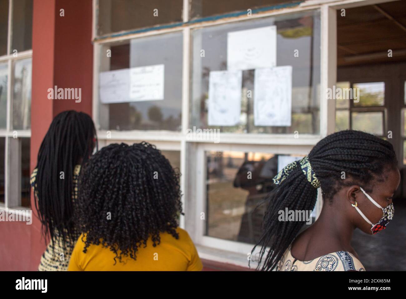 African students uniform hi-res stock photography and images - Alamy