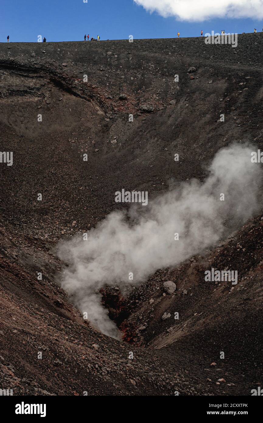 Erupting summit of mount etna hires stock photography and images Alamy