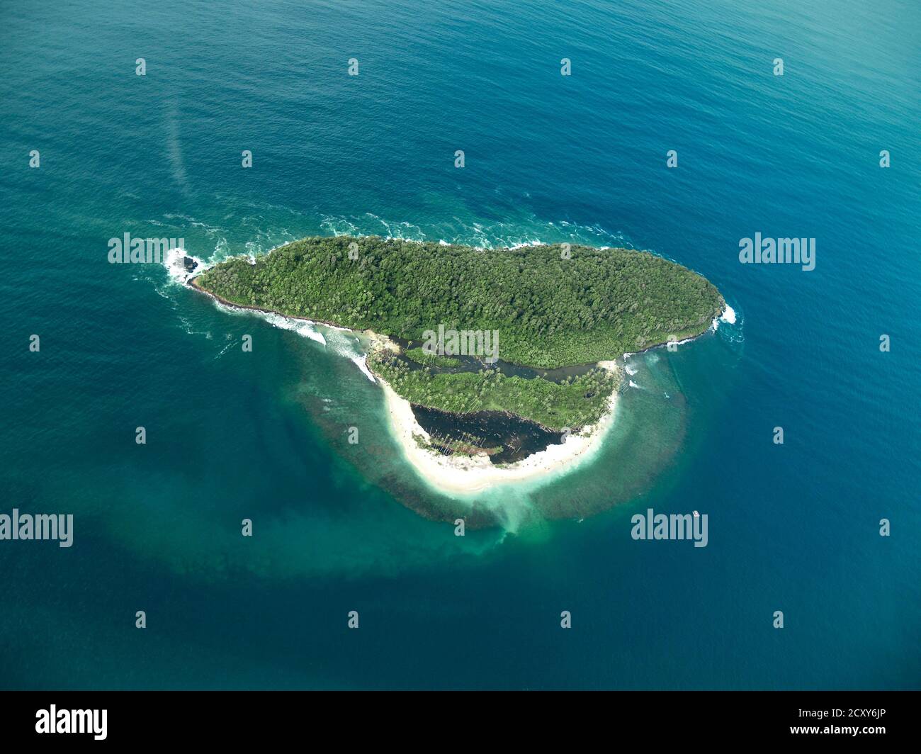 Small island in the middle of the Indian Ocean Stock Photo - Alamy