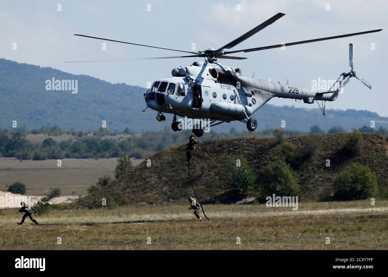 Defence defense rope hi-res stock photography and images - Alamy