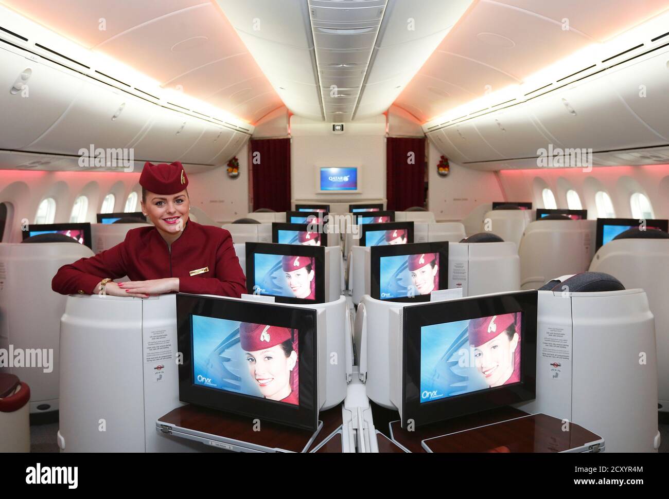 Page 2 Qatar Airways Business Class High Resolution Stock Photography And Images Alamy