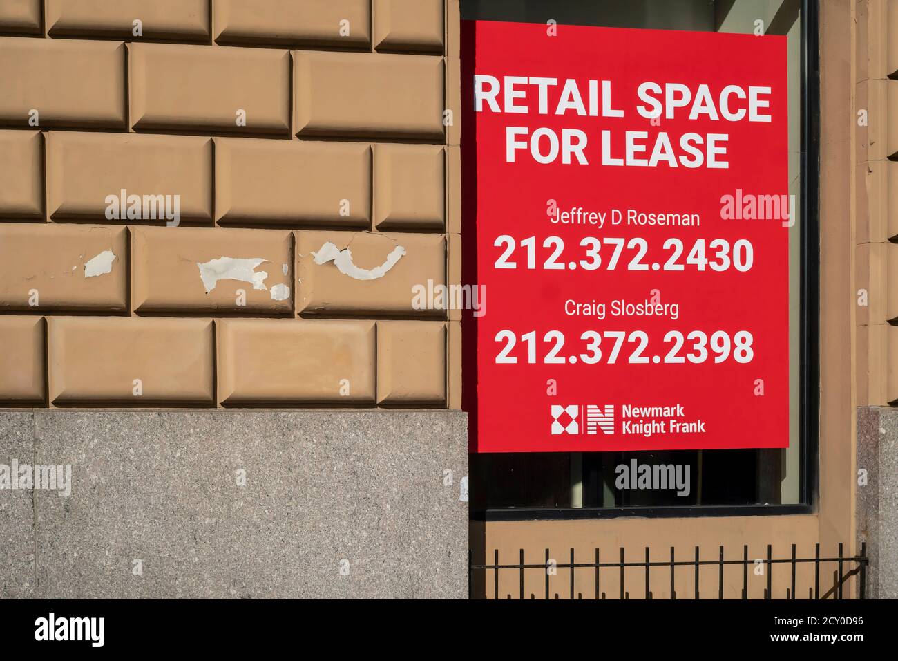 Store closed monday 19 september hires stock photography and images