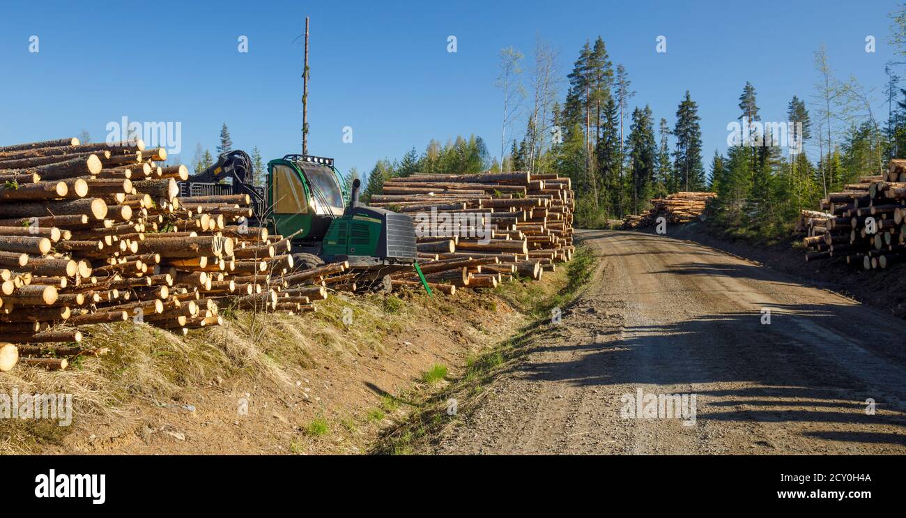 John Deere 1510e Forwarder at logging site , Finland Stock Photo