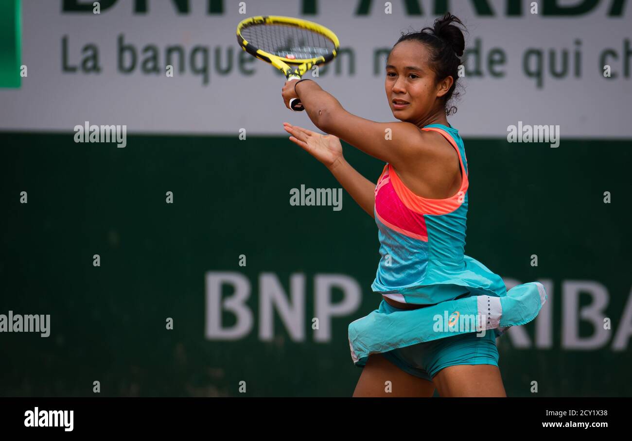 Paris France 1st Oct 2020 Leylah Fernandez Of Canada In Action Against Polona Hercog Of Slovenia During The Second Round At The Roland Garros 2020 Grand Slam Tennis Tournament On October 1 Paris France 1st Oct 2020 Leylah Fernandez Of Canada In Action Against Polona Hercog Of Slovenia During The Second Round At The Roland Garros 2020 Grand Slam Tennis Tournament On October 1