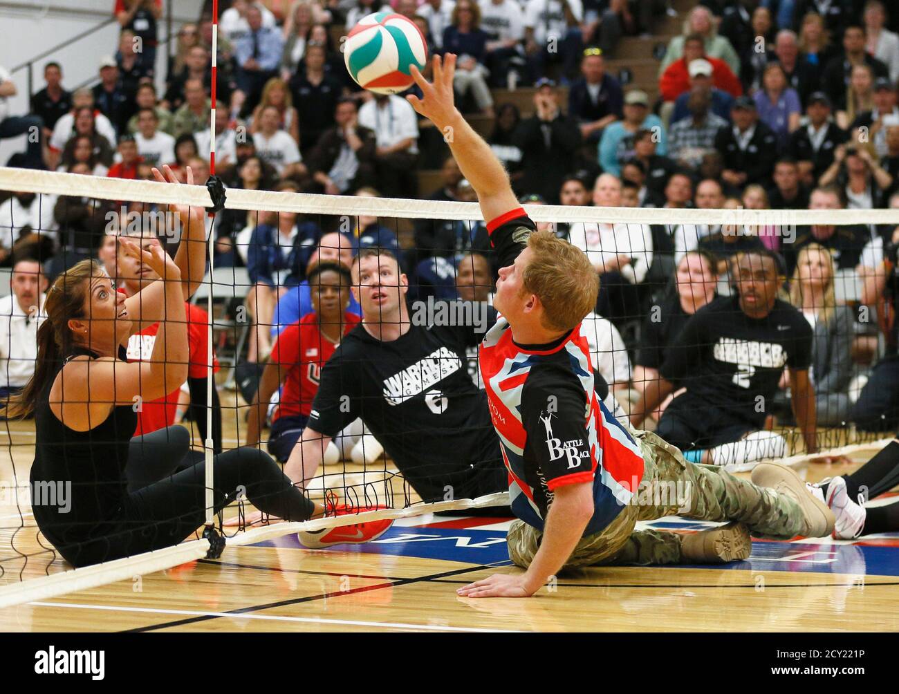 Usa olympic beach volleyball team hi-res stock photography and images -  Alamy