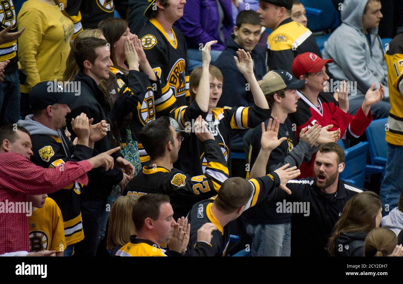 Boston Bruins Fans High Resolution Stock Photography And Images Alamy