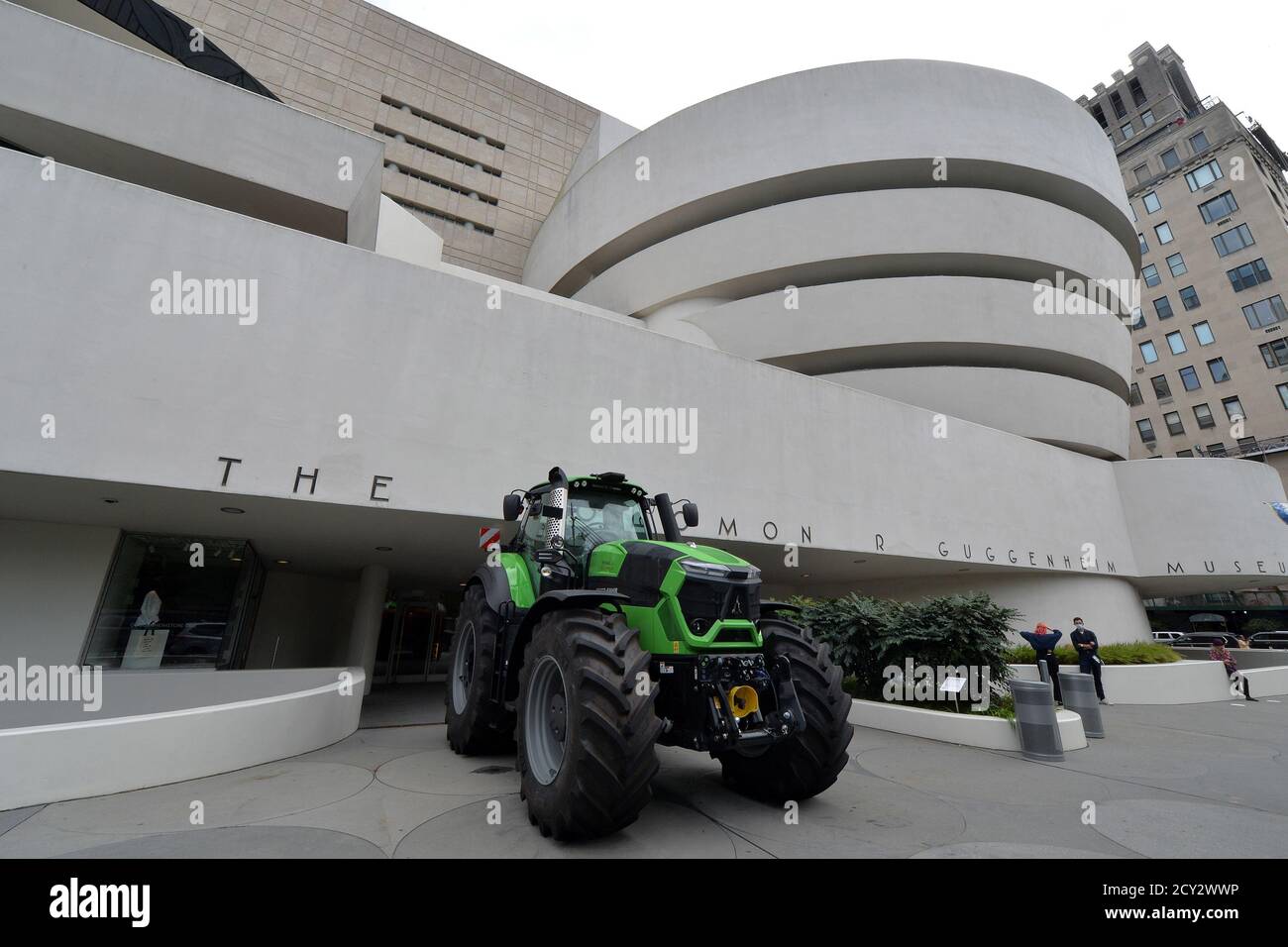 New York City, USA. 01st Oct, 2020. Exterior view of The Solomon R. Guggenheim Museum which announced that it will reopen to the public on October 3rd, at 25 percent capacity every fifteen minutes, mandatory mask wearing and timed entry tickets, New York, NY, October 1, 2020. At this time only members are allowed into the Museum which reported a loss of $1.4 million for every month that it was closed and has laid off more than two dozen employees. (Anthony Behar/Sipa USA) Credit: Sipa USA/Alamy Live News Stock Photo