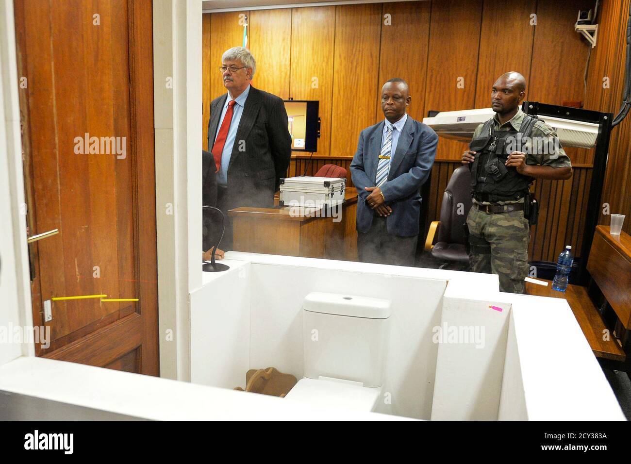 Run Down Bathroom High Resolution Stock Photography And Images Alamy