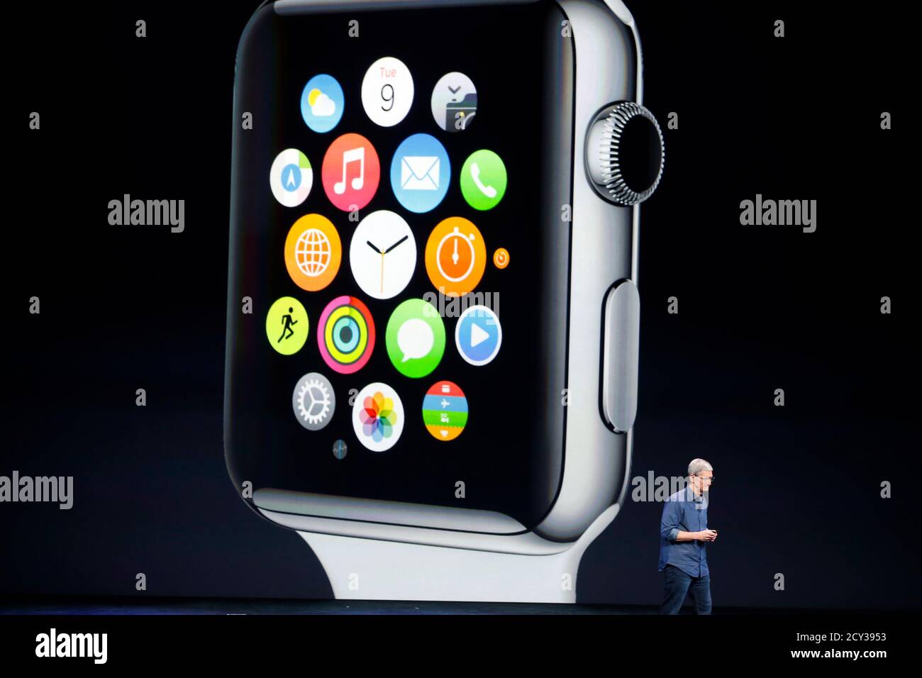 Apple CEO Tim Cook speaks during an Apple event announcing the iPhone 6 and  the Apple Watch at the Flint Center in Cupertino, California, September 9,  2014. REUTERS/Stephen Lam (UNITED STATES -