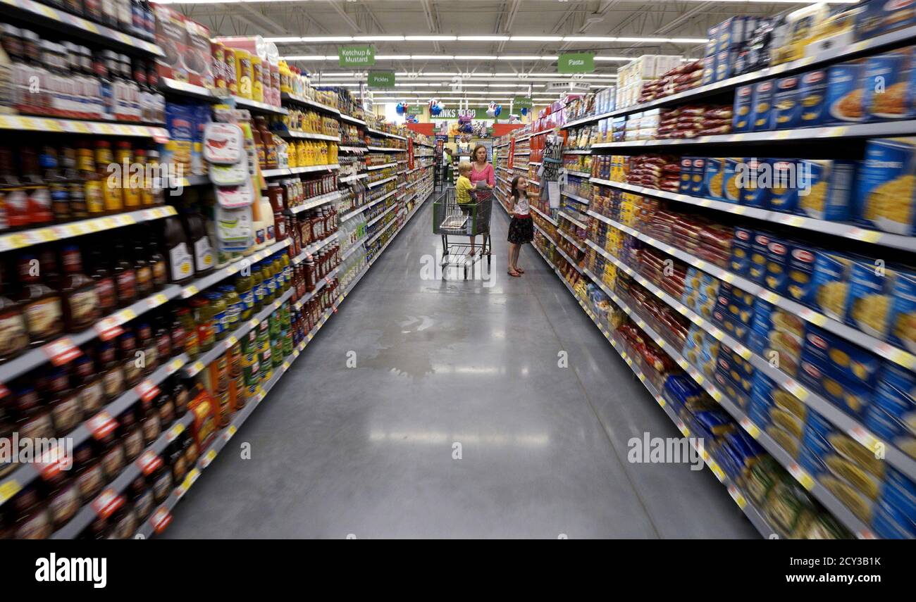Wal mart neighborhood market hires stock photography and images Alamy