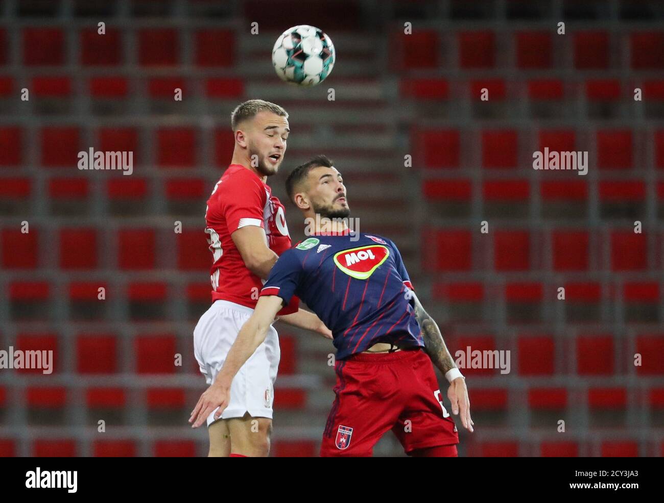 Soccer Football - Europa League - Play-off - Standard Liege v Fehervar - Stade Maurice Dufrasne, Liege, Belgium - October 1, 2020 Fehevar's Szilveszter Hangya in action with Standard's Nicolas Raskin REUTERS/Yves Herman Stock Photo - Alamy Soccer Football - Europa League - Play-off - Standard Liege v Fehervar - Stade Maurice Dufrasne, Liege, Belgium - October 1, 2020 Fehevar's Szilveszter Hangya in action with Standard's Nicolas Raskin REUTERS/Yves Herman Stock Photo - Alamy