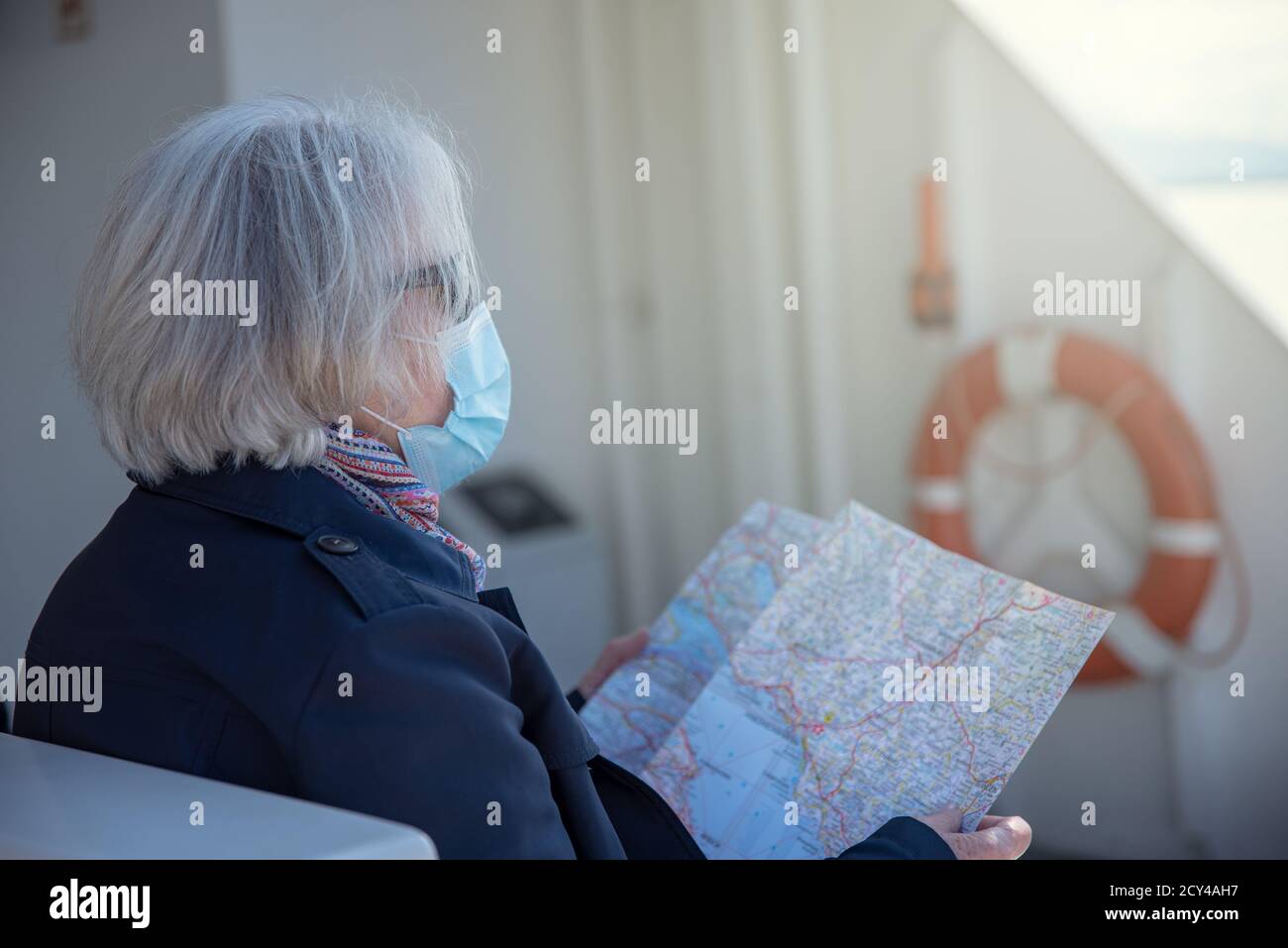 Elderly people face mask hi-res stock photography and images - Alamy