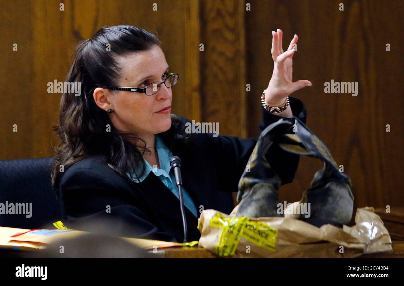 texas-dps-forensic-scientist-amber-moss-responds-to-a-question-from-assistant-attorney-general-jane-starnes-during-the-capital-murder-trial-of-former-marine-cpl-eddie-ray-routh-at-the-erath-county