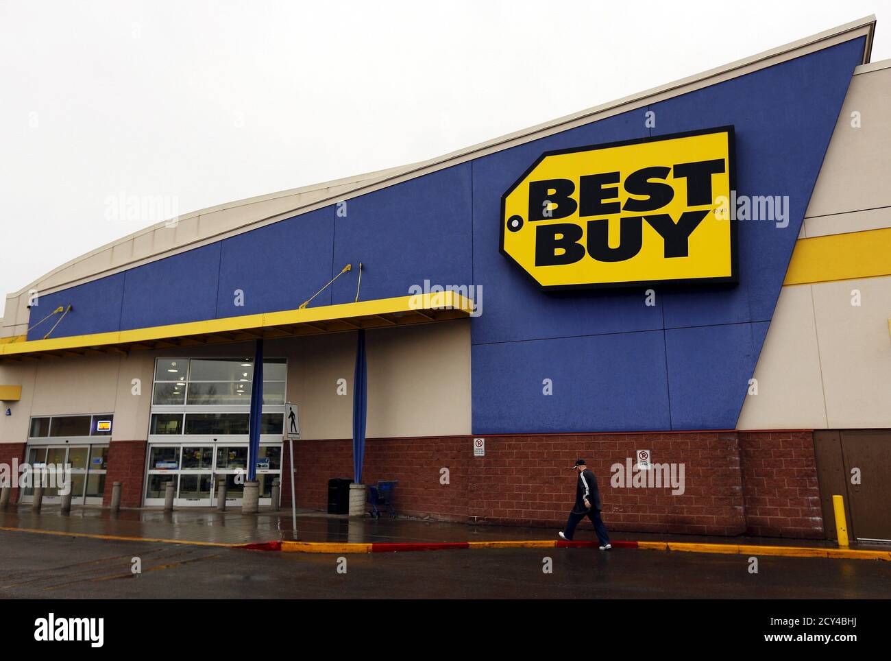 stores like best buy in canada