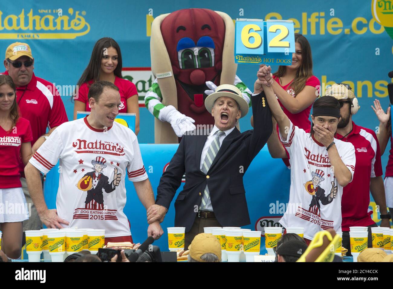 Page 3 Nathan S Famous Hot Dog Eating Contest High Resolution Stock Photography And Images Alamy