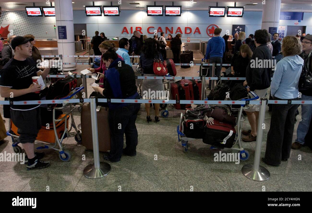 Canada airport delay hires stock photography and images Alamy