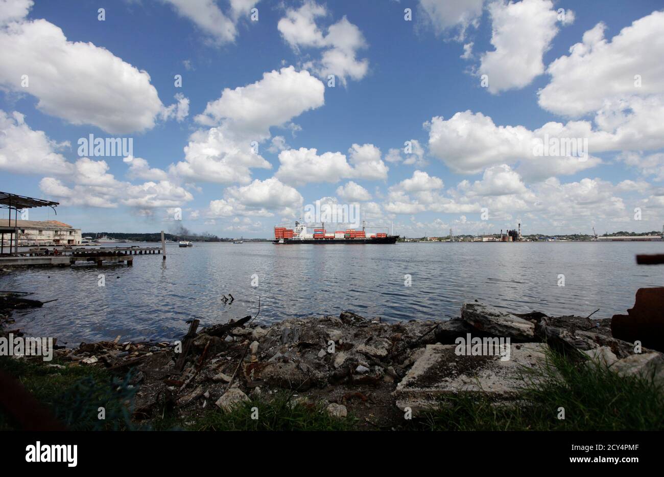 Panama canal facilities hires stock photography and images Alamy