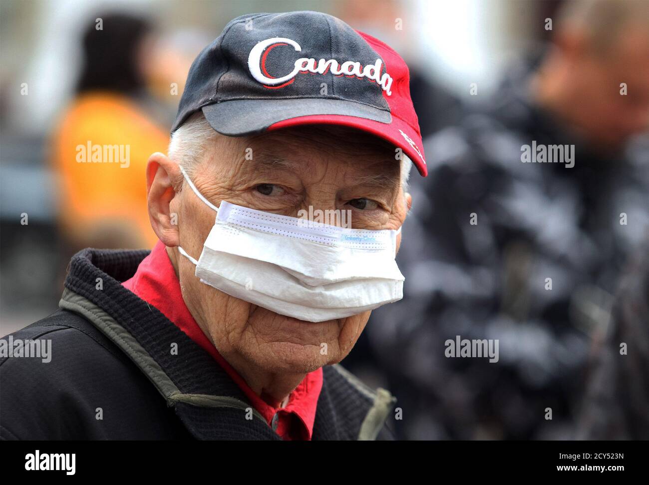 Man seen face mask hi-res stock photography and images - Alamy