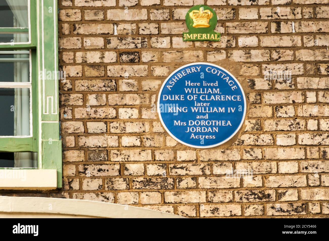 Plaque on Ashberry Cottage records William Duke of Clarence, later King William IV, and actress Mrs Dorothea Jordan living there Stock Photo