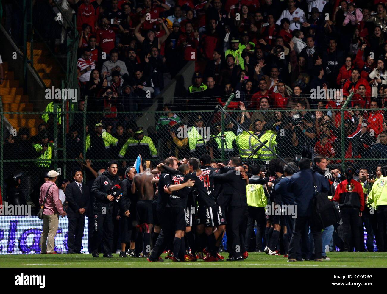 Fans Celebrate Mexico High Resolution Stock Photography and Images Alamy