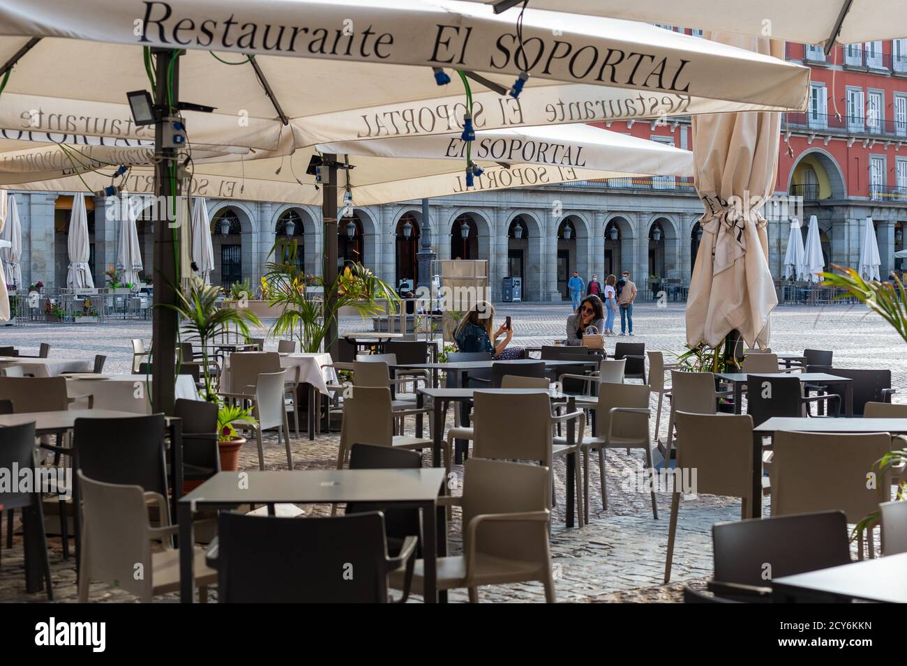 Madrid, Spain. 1st Oct, 2020. A view of an empty restaurant.The economy is strongly affected due to the second wave of COVID 19 pandemic. Credit: Diego RadaméS/SOPA Images/ZUMA Wire/Alamy Live News Stock Photo